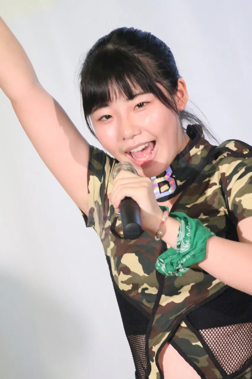 人气AV女优深田咏美疑似整形过头!社群影音臀部舞出异物感引发热论